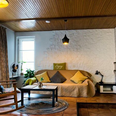 Spacious Klaipeda Apartment Ev Exterior foto