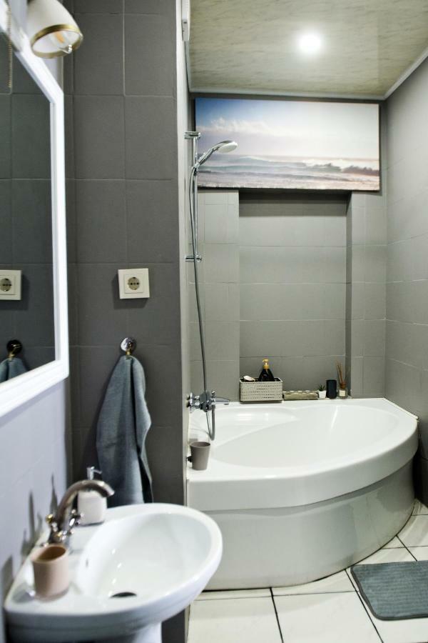Spacious Klaipeda Apartment Ev Exterior foto
